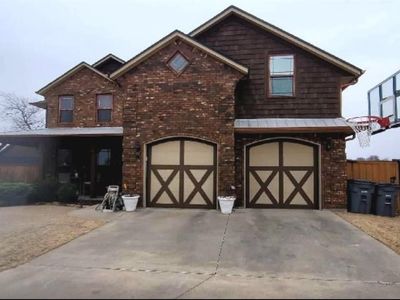 1129 NE Scissortail Dr