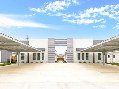 3005 W Sandlewood St