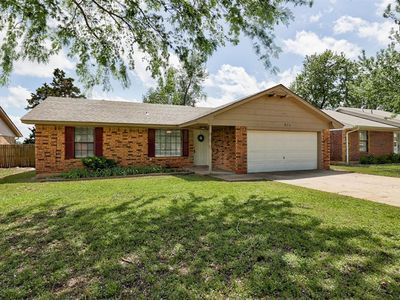 910 W Kyle Way
