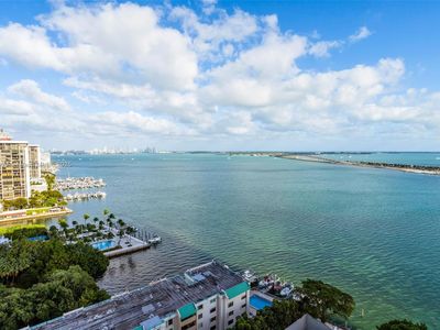 2333 Brickell Ave APT 2011