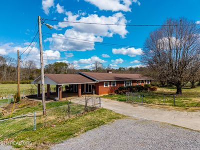 911 Tipton Station Rd