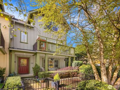 737 Madison Avenue N UNIT 30