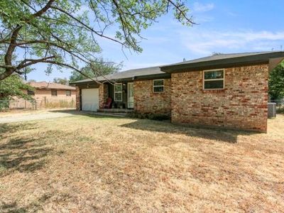 Property at 306 S Austin St, Shamrock, TX