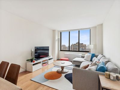 5 E 22nd St APT 30S
