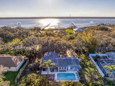 5312 Riverview Dr