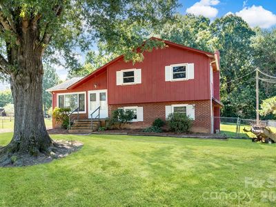 90 Coral St
