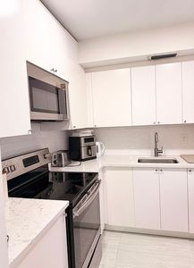 300 NE 20th St APT 410