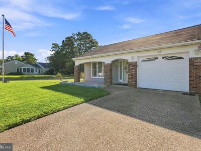 65 Westminster Dr S