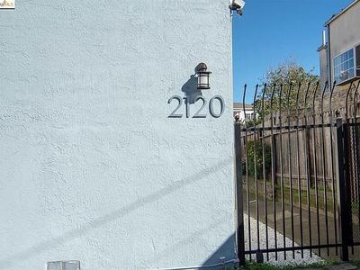 2120 E 22nd St