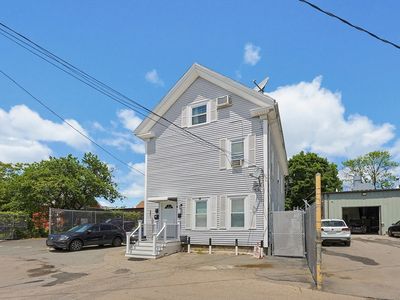 18 Washburn Ave