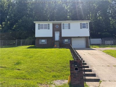 111 Phyllis Dr