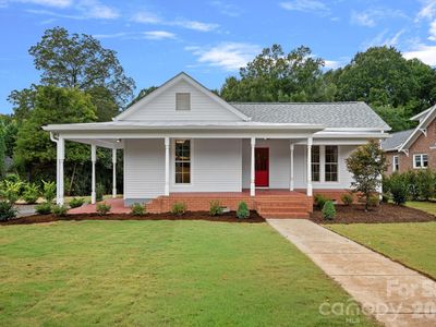 705 N Main St