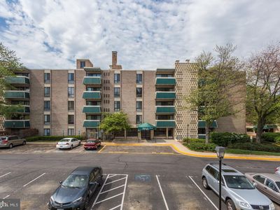 6133 Leesburg Pike APT 201