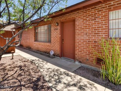 3208 E Terra Alta Blvd