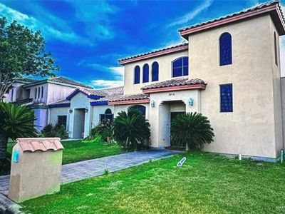 3914 Santo Cielo St