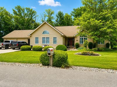 336 W Village Dr