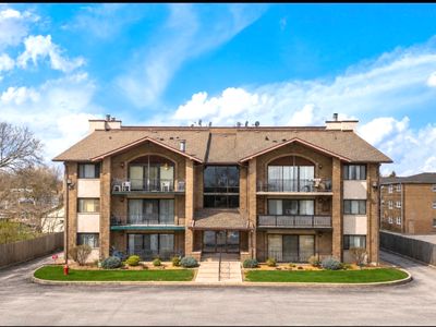 9051 S Roberts Rd APT 205