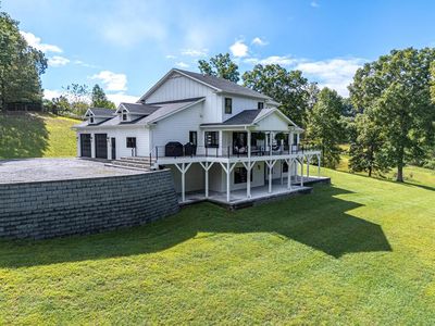 300 Sherwood Forest Dr