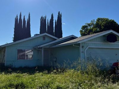 817 Redwood Ave