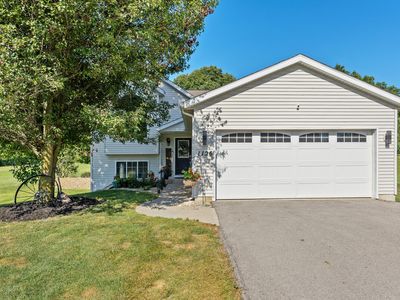 1126 N Vista Ln