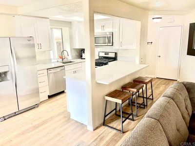 7400 Altiva Pl