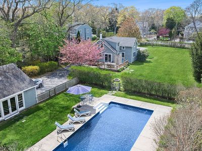 24 Baycrest Ave