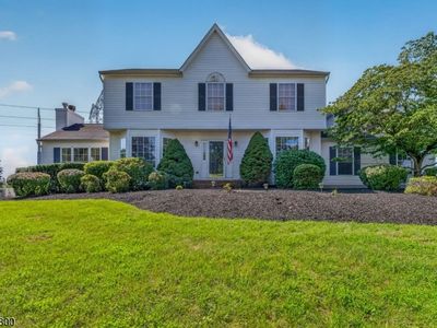 22 Mott Way