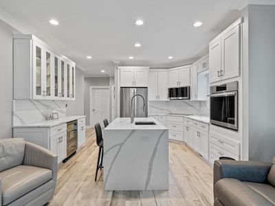 401 Abbey Ridge COURT