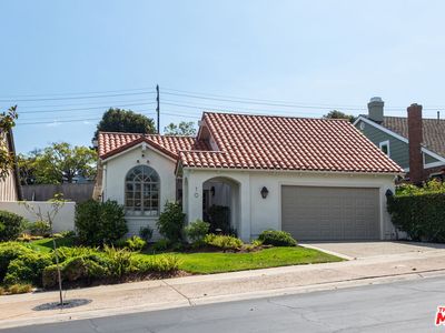 10 Village Cir
