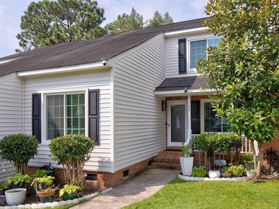 124 N Lake Pointe Dr