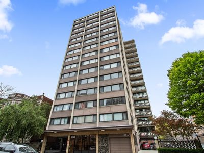 6150 N Kenmore Ave APT 15B