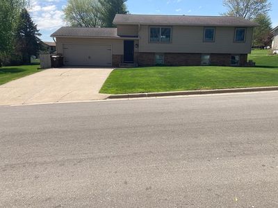 717 Country Club Dr