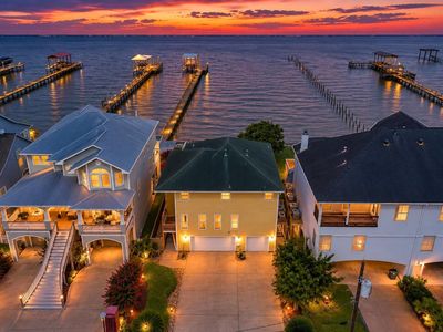 804 Bay Ave