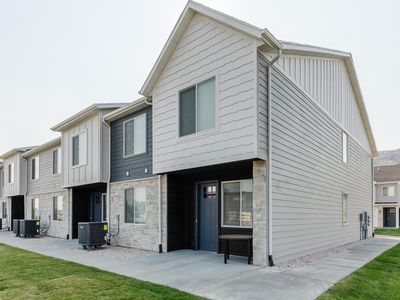 578 N Richland Valley St SUITE W