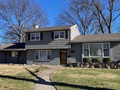 6411 N Highland Ave