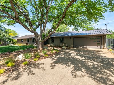 865 Hallmark Dr