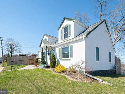 303 W 10th St