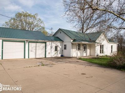 Property at 505 S Pine St, Bloomfield, IA