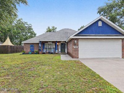 104 Hawthorne Dr