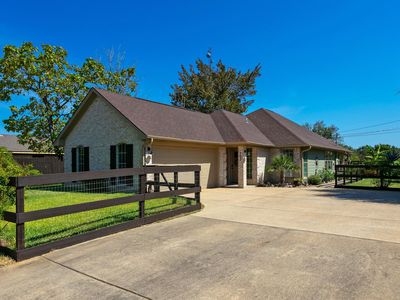 703 Meadow Brook Dr