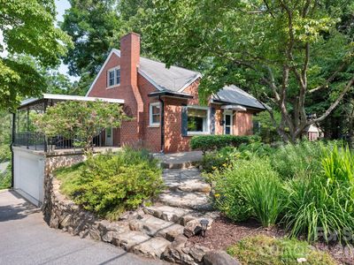 72 Ivanhoe Ave