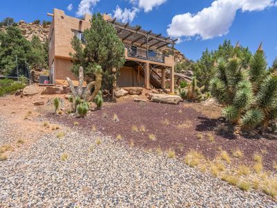 944 W Foothill Dr