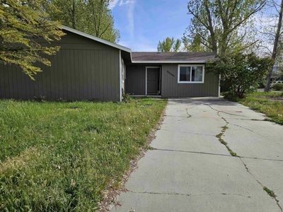 709 Willow St #880