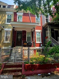 753 Harvard St NW