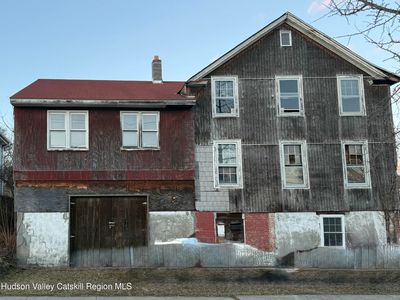 2 N Montgomery