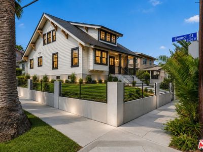 152 N Benton Way