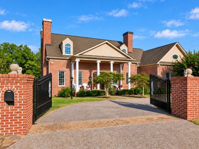200 Holmes Creek Rd