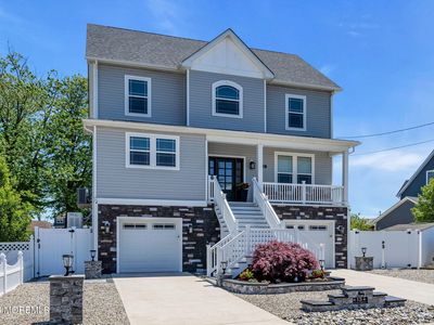 13 Lagoon Drive E