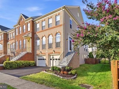 22017 Dilworth Sq