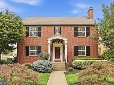209 Rockwell Ter